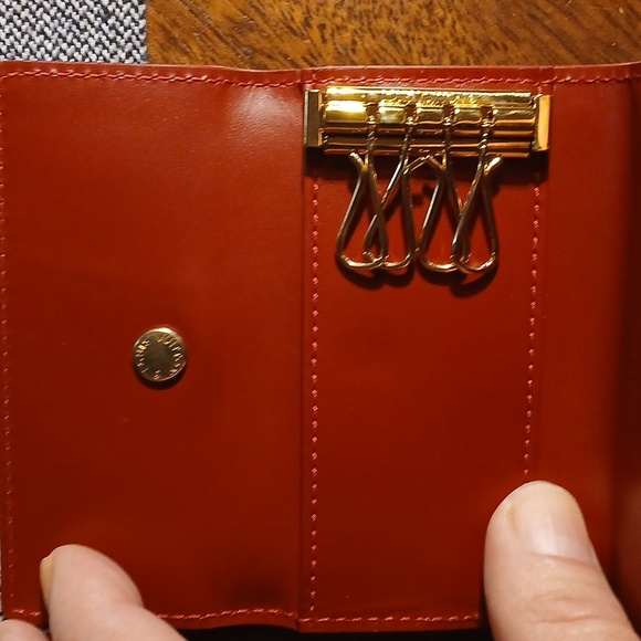 Louis Vuitton Red Key Case - Picture 12 of 13